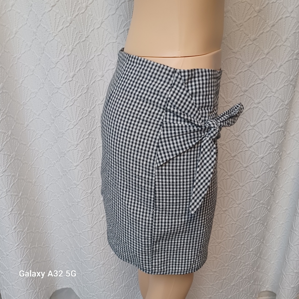 Soprano Women Size M Black and White Gingham Mini Skirt - Picture 6 of 12